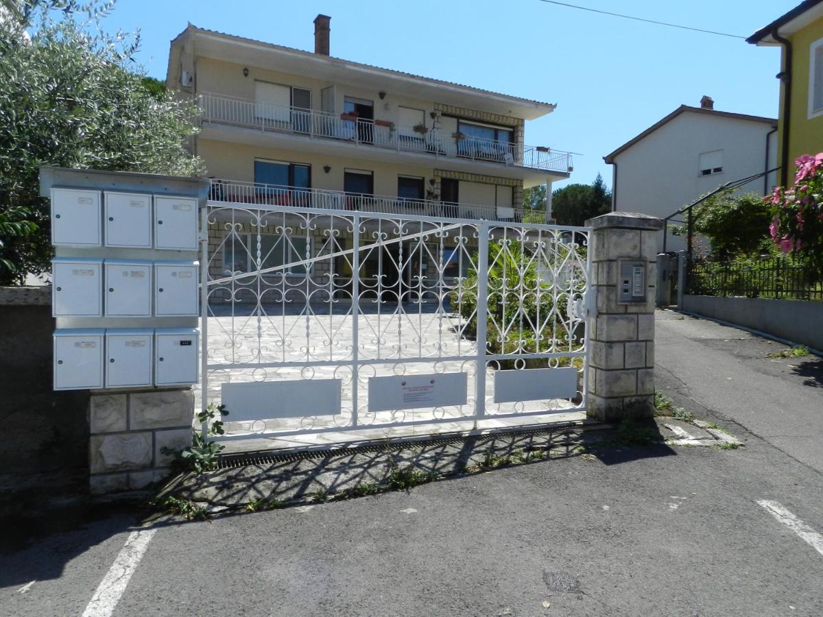 Apartma Chrystel Izola Buitenkant foto