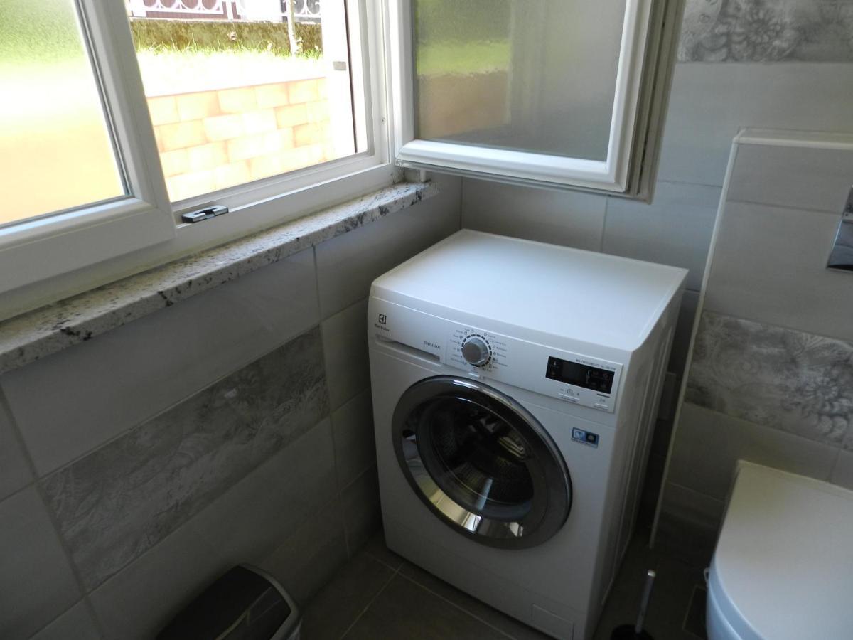 Apartma Chrystel Izola Buitenkant foto