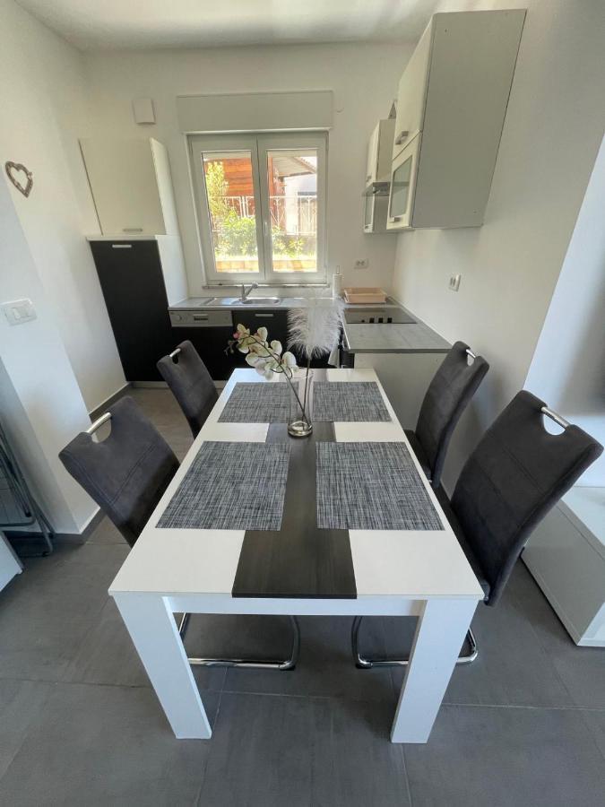 Apartma Chrystel Izola Buitenkant foto